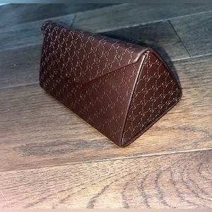 Gucci trifold sunglasses case